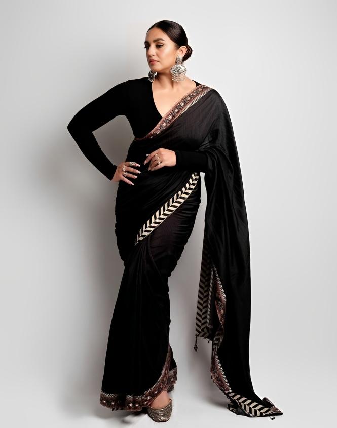 Saree Glamour: Huma's full sleeve blouse adds a touch of elegance